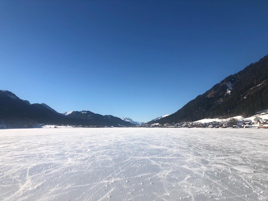 Eislaufen am Weissensee Winterurlaub