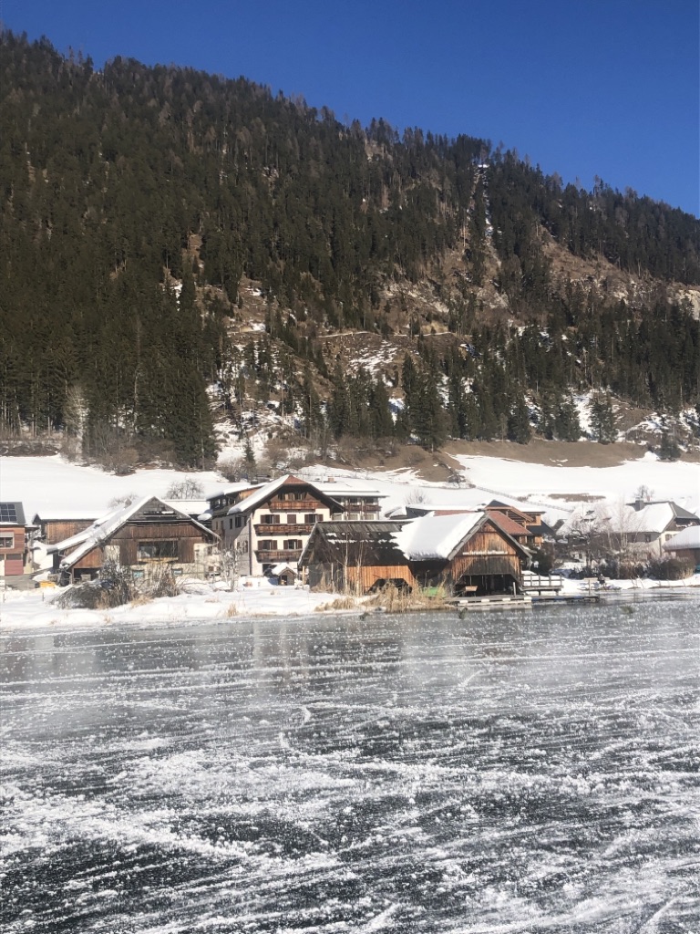 Eislaufen am Weissensee Winterurlaub